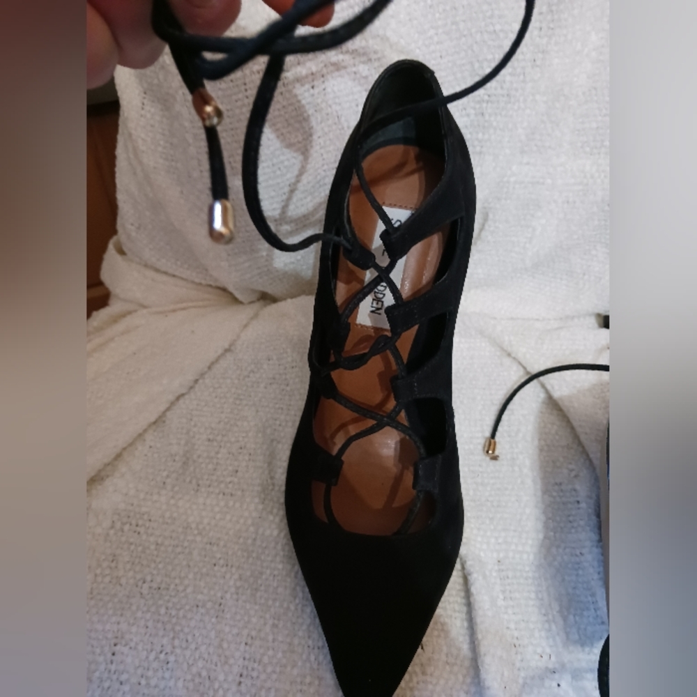 STEVE MADDEN black lace up pumps